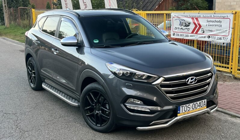 Hyundai Tucson | 4X4 (Doł. Automatycznie) | Manualna | 136 Km | Szary