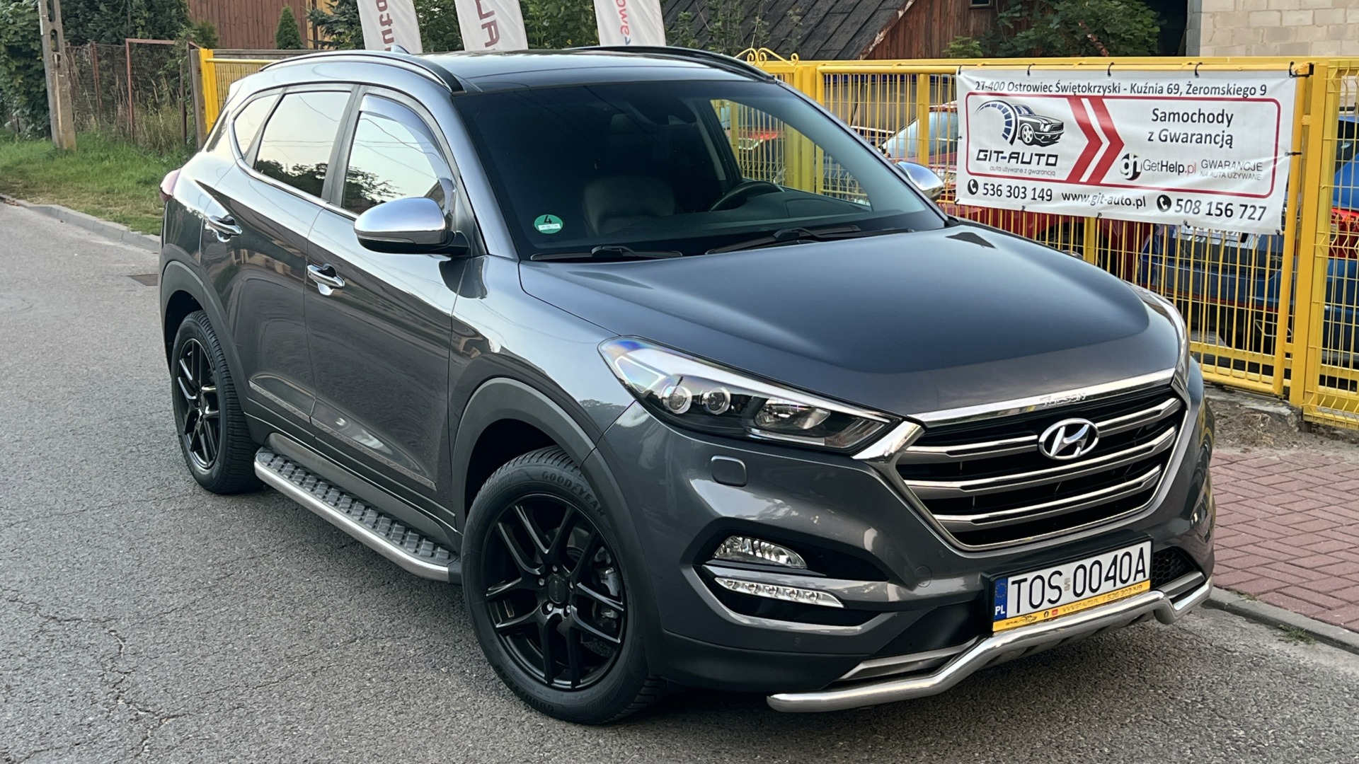 Hyundai Tucson | 4X4 (Doł. Automatycznie) | Manualna | 136 Km | Szary