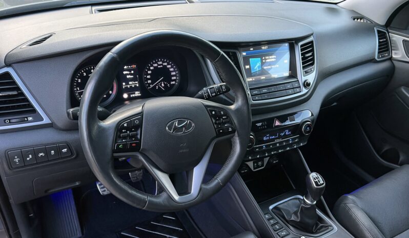 Hyundai Tucson | 4×4 (doł. automatycznie) | Manualna | 136 KM | Szary full