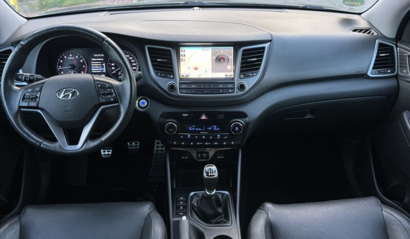 Hyundai Tucson | 4×4 (doł. automatycznie) | Manualna | 136 KM | Szary full