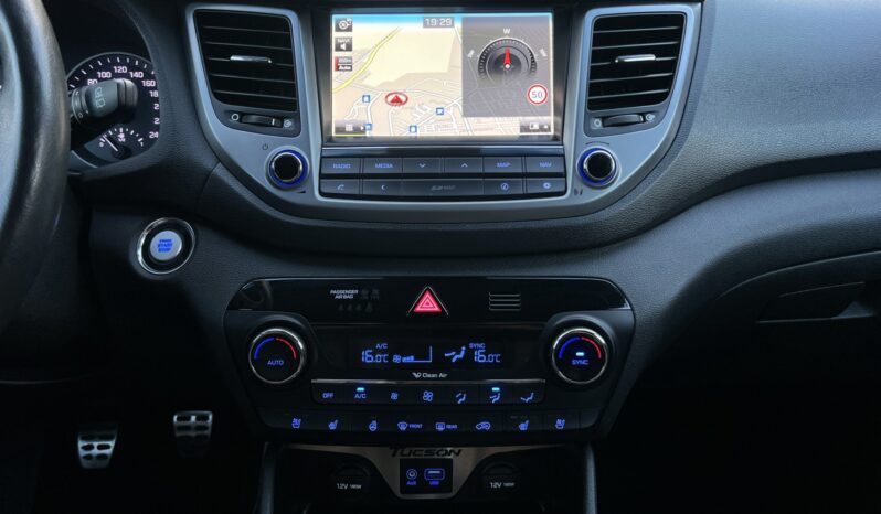 Hyundai Tucson | 4×4 (doł. automatycznie) | Manualna | 136 KM | Szary full