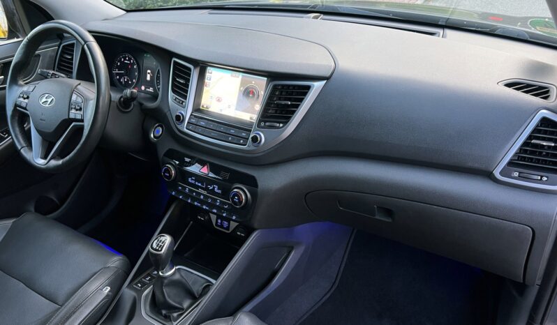 Hyundai Tucson | 4×4 (doł. automatycznie) | Manualna | 136 KM | Szary full