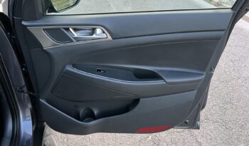 Hyundai Tucson | 4×4 (doł. automatycznie) | Manualna | 136 KM | Szary full