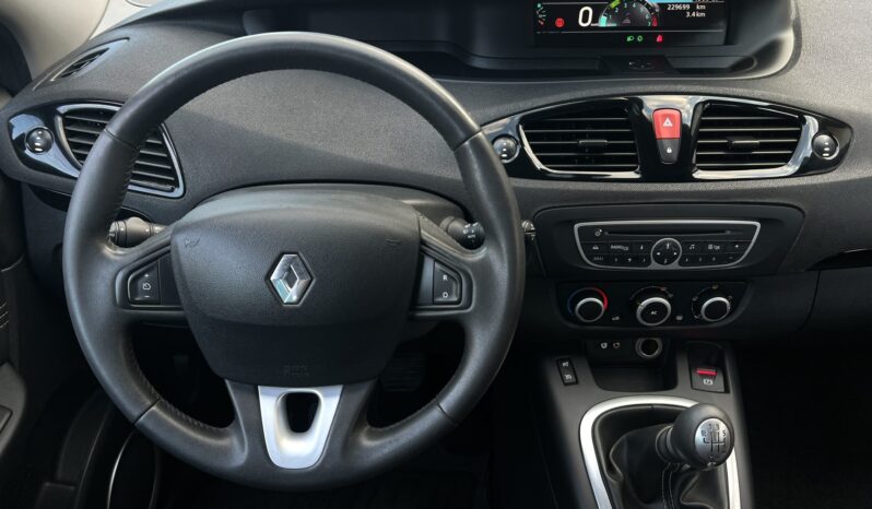 Renault Scenic | FWD (przód) | Manualna | 110 KM | Brązowy full