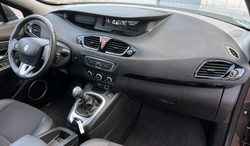 Renault Scenic | FWD (przód) | Manualna | 110 KM | Brązowy full
