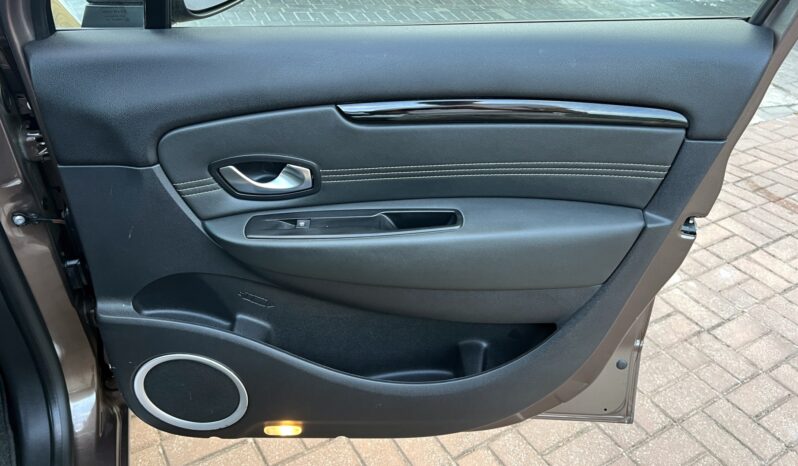 Renault Scenic | FWD (przód) | Manualna | 110 KM | Brązowy full