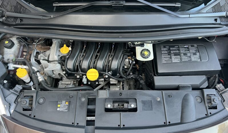 Renault Scenic | FWD (przód) | Manualna | 110 KM | Brązowy full