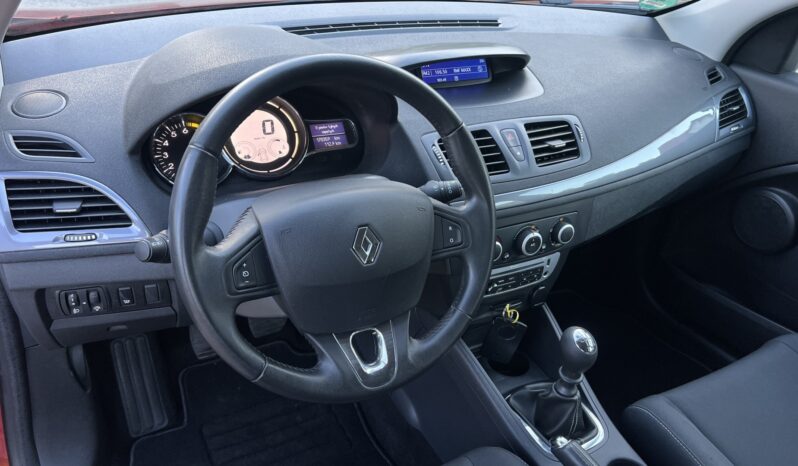 Renault Megane | FWD (przód) | Manualna | 110 KM | Bordowy full
