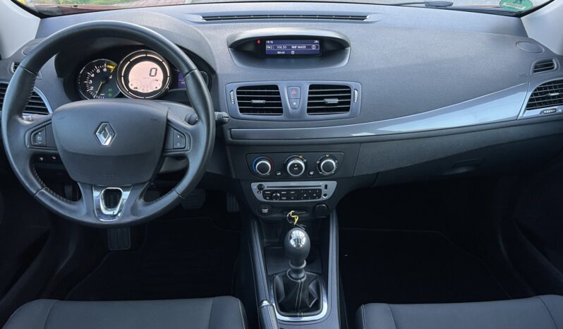 Renault Megane | FWD (przód) | Manualna | 110 KM | Bordowy full