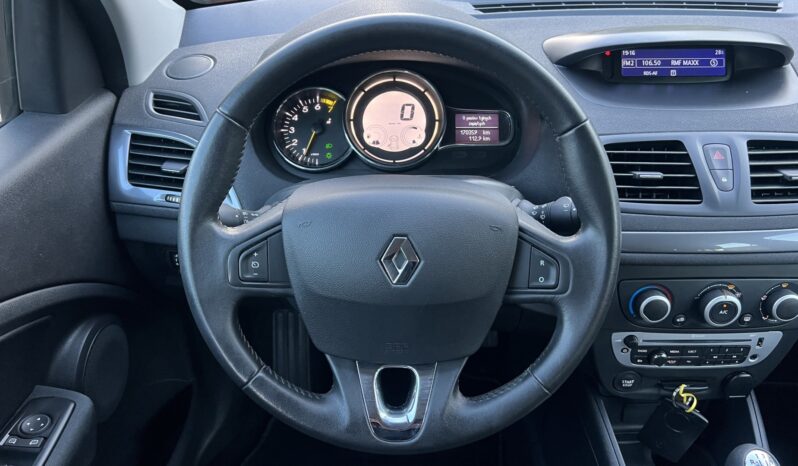 Renault Megane | FWD (przód) | Manualna | 110 KM | Bordowy full