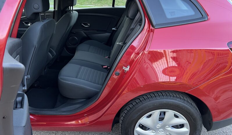 Renault Megane | FWD (przód) | Manualna | 110 KM | Bordowy full