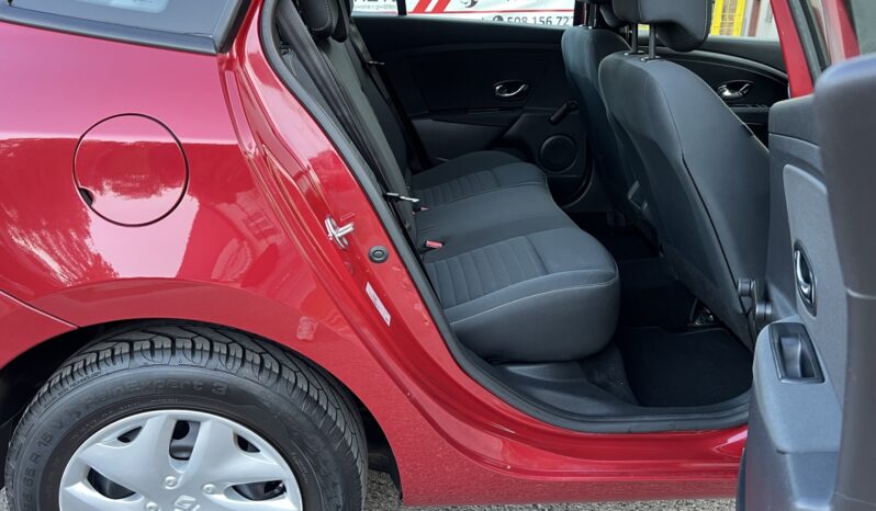 Renault Megane | FWD (przód) | Manualna | 110 KM | Bordowy full