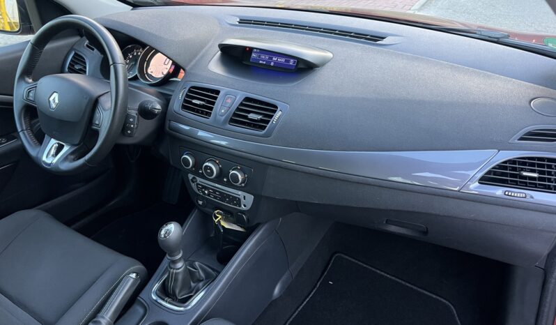 Renault Megane | FWD (przód) | Manualna | 110 KM | Bordowy full