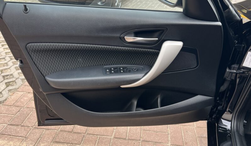 BMW Seria 1 | RWD (tył) | Manualna | 136 KM | Czarny full