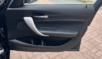 BMW Seria 1 | RWD (tył) | Manualna | 136 KM | Czarny full