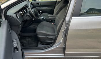 Peugeot 5008 | FWD (przód) | Manualna | 150 KM | Srebrny full