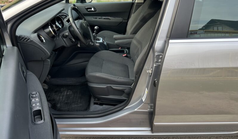 Peugeot 5008 | FWD (przód) | Manualna | 150 KM | Srebrny full