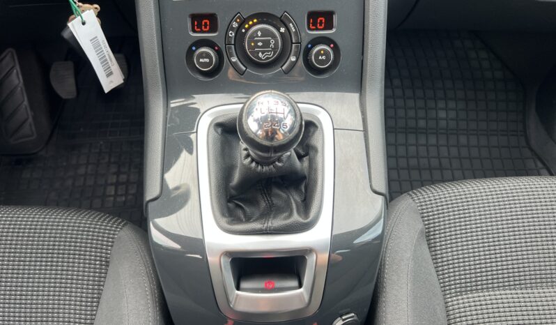 Peugeot 5008 | FWD (przód) | Manualna | 150 KM | Srebrny full
