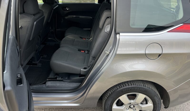 Peugeot 5008 | FWD (przód) | Manualna | 150 KM | Srebrny full