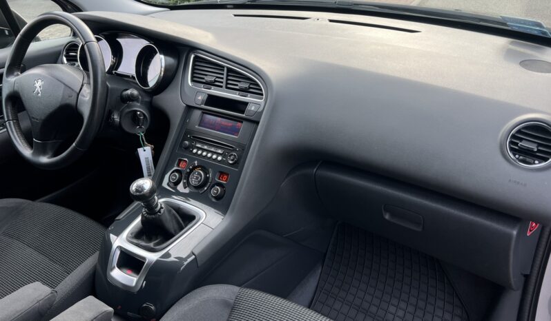 Peugeot 5008 | FWD (przód) | Manualna | 150 KM | Srebrny full