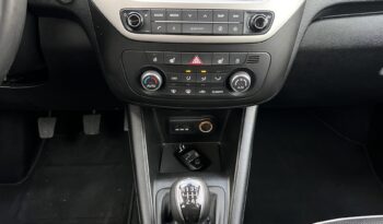 Kia Venga | FWD (przód) | Manualna | 128 KM | Brązowy full