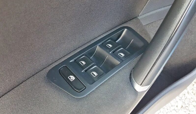 Volkswagen Golf | FWD (przód) | Manualna | 122 KM | Niebieski full