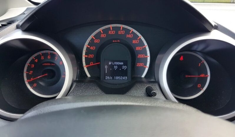 Honda Jazz | FWD (przód) | Manualna | 90 KM | Biały full