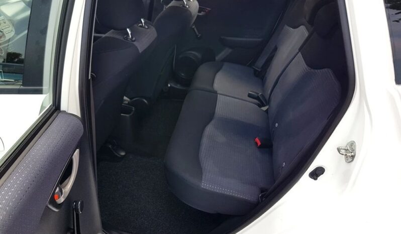 Honda Jazz | FWD (przód) | Manualna | 90 KM | Biały full