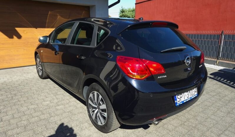 Opel Astra | FWD (przód) | Manualna | 140 KM | Czarny full