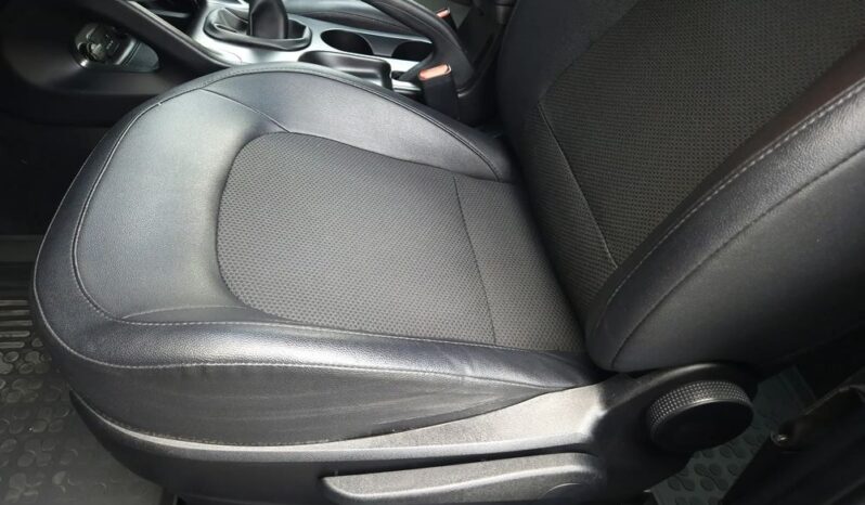 Hyundai ix35 | FWD (przód) | Manualna | 135 KM | Niebieski full