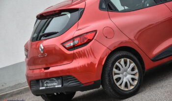 Renault Clio | FWD (przód) | Manualna | 75 KM | Czerwony full
