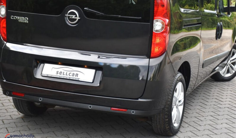 Opel Combo | FWD (przód) | Manualna | 120 KM | Czarny full