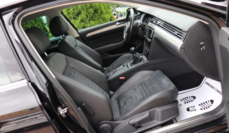 Volkswagen Passat | 2016 | 150 KM | 1968cm3 | Czarny full