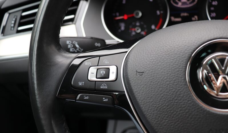 Volkswagen Passat | 2016 | 150 KM | 1968cm3 | Czarny full