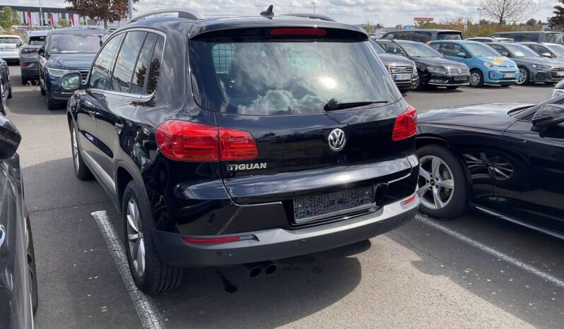 Volkswagen Tiguan | 2015 | 140 KM | 1968cm3 | Czarny full