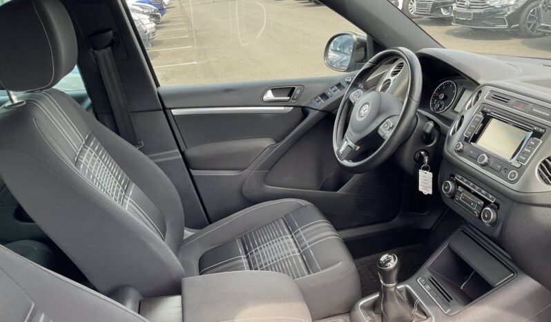 Volkswagen Tiguan | 2015 | 140 KM | 1968cm3 | Czarny full