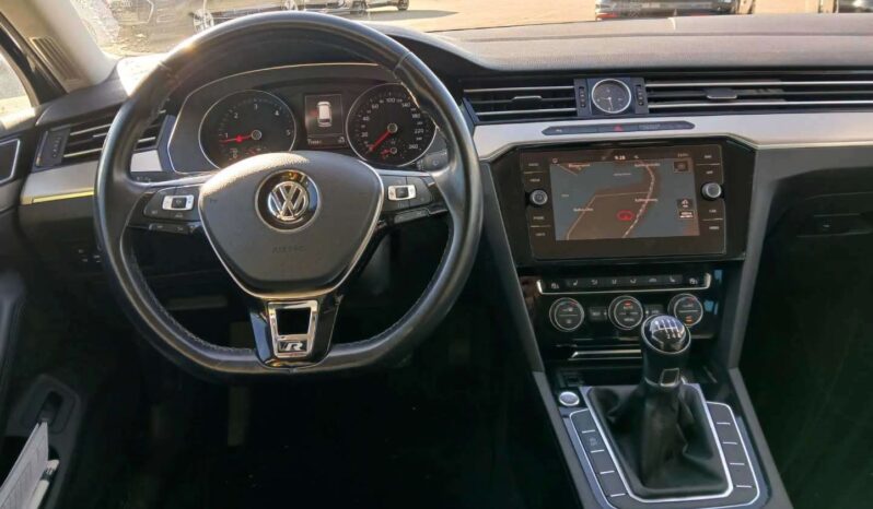 Volkswagen Passat | 2018 | 150 KM | 1968cm3 | Czarny full