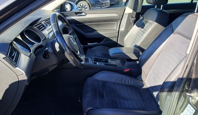 Volkswagen Passat | 2018 | 150 KM | 1968cm3 | Czarny full