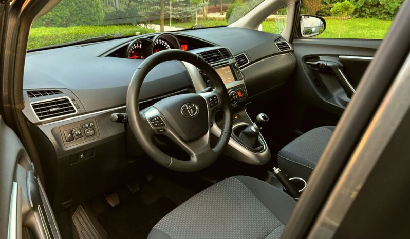 Toyota Verso | FWD (przód) | Manualna | 147 KM | Szary full