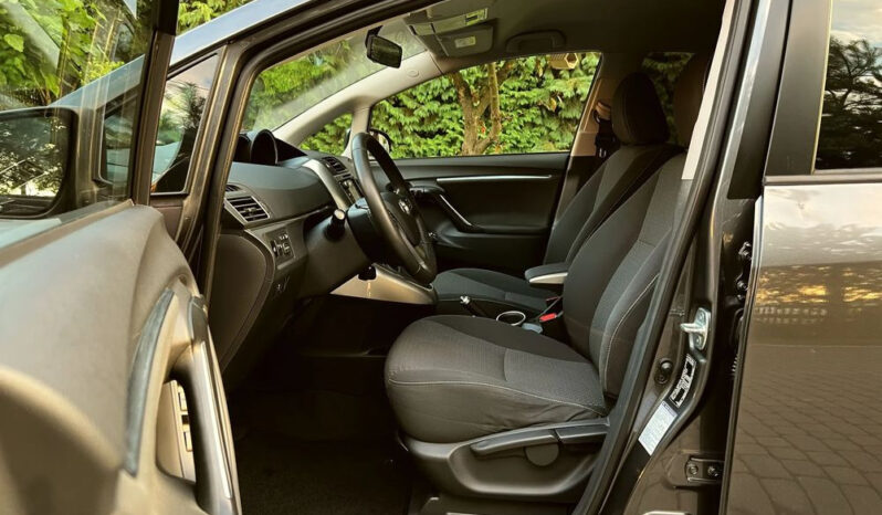 Toyota Verso | FWD (przód) | Manualna | 147 KM | Szary full