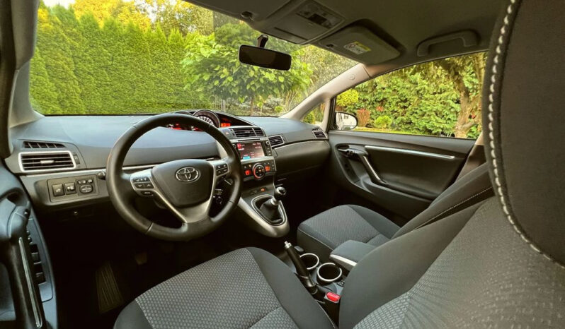 Toyota Verso | FWD (przód) | Manualna | 147 KM | Szary full