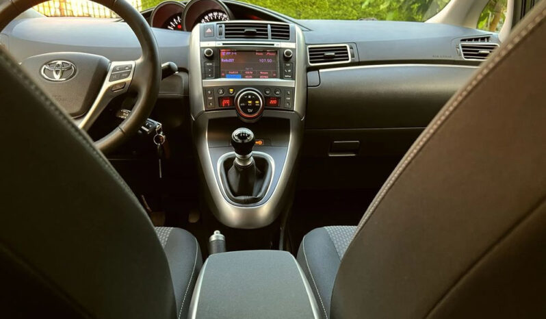 Toyota Verso | FWD (przód) | Manualna | 147 KM | Szary full