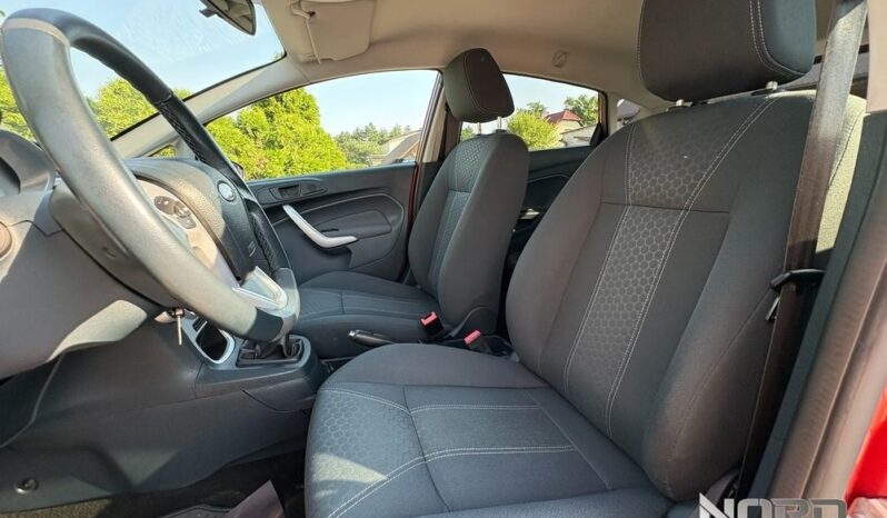 Ford Fiesta | FWD (przód) | Manualna | 82 KM | Czerwony full