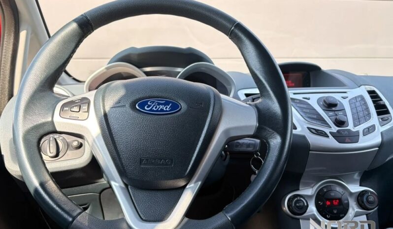 Ford Fiesta | FWD (przód) | Manualna | 82 KM | Czerwony full