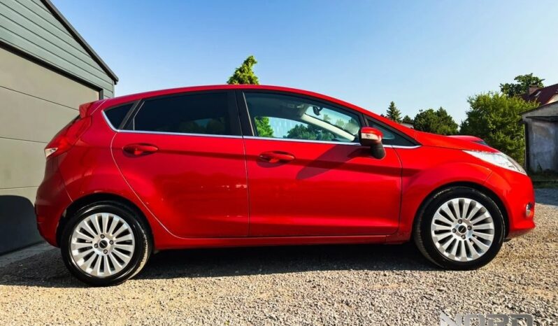 Ford Fiesta | FWD (przód) | Manualna | 82 KM | Czerwony full