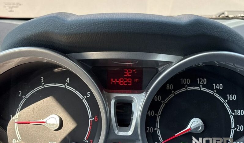 Ford Fiesta | FWD (przód) | Manualna | 82 KM | Czerwony full