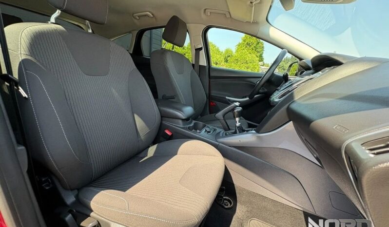 Ford Focus | FWD (przód) | Manualna | 125 KM | Czerwony full