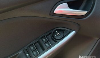 Ford Focus | FWD (przód) | Manualna | 125 KM | Czerwony full