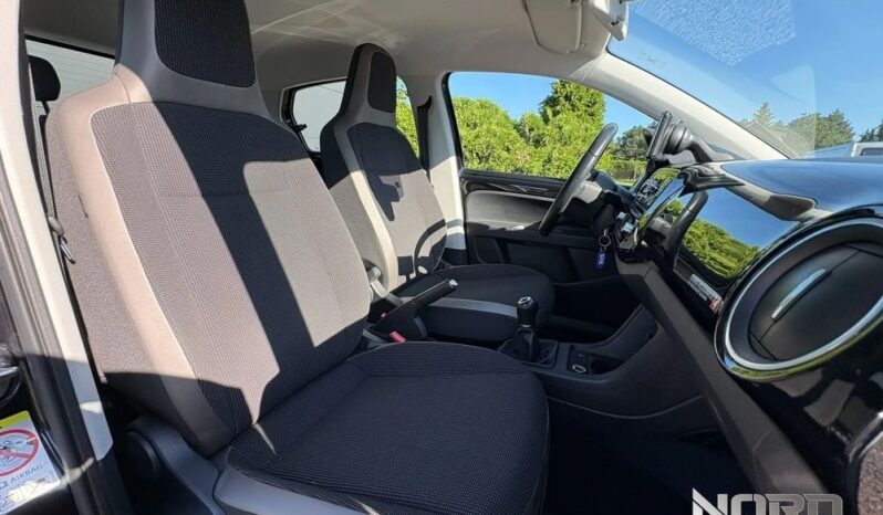Volkswagen up! | FWD (przód) | Manualna | 60 KM | Czarny full