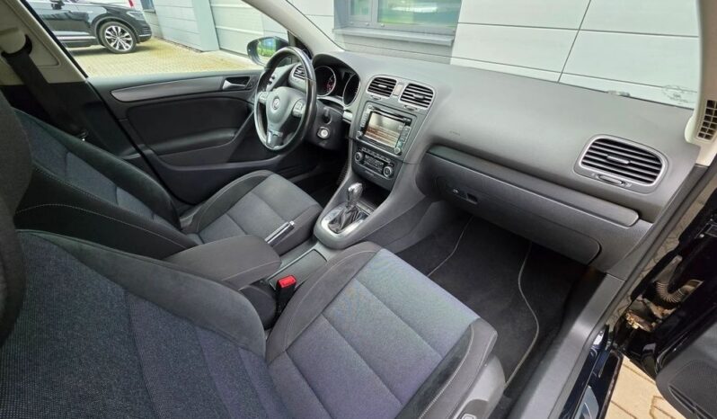 Volkswagen Golf | FWD (przód) | Automatyczna | 122 KM | Czarny full